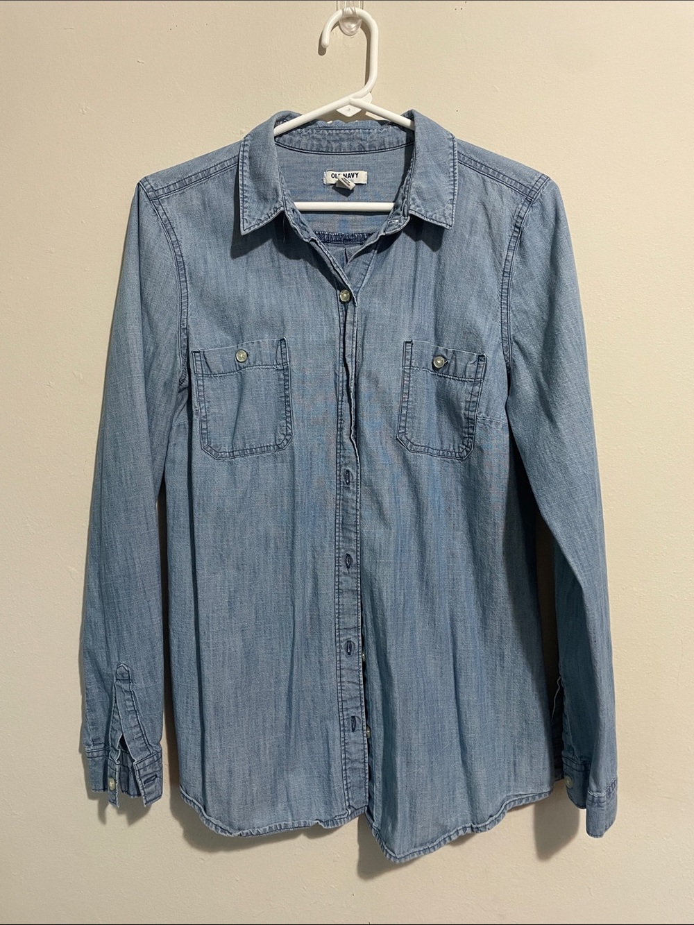Old Navy Light Blue Chambray Button-Down Shirt. Size medium.